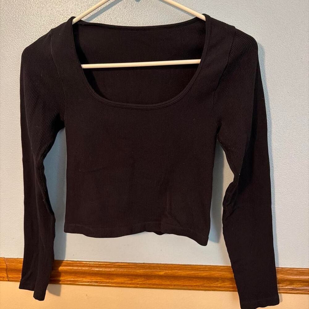 OQQ Seamless Active Crop Top Long Sleeved Size Medium
